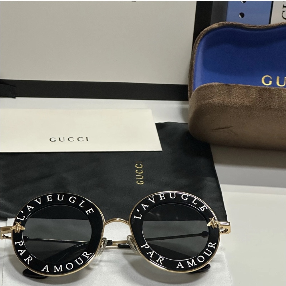 Gucci Black and Gold Sunglasses with Script Detail - Picture 3 of 8